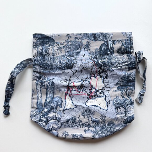 3561 DIOR EXCLUSIVE LIMITED EDITION BAG FABRIC POUCH VIP EXCLUSIVE GIFT - Picture 2 of 10